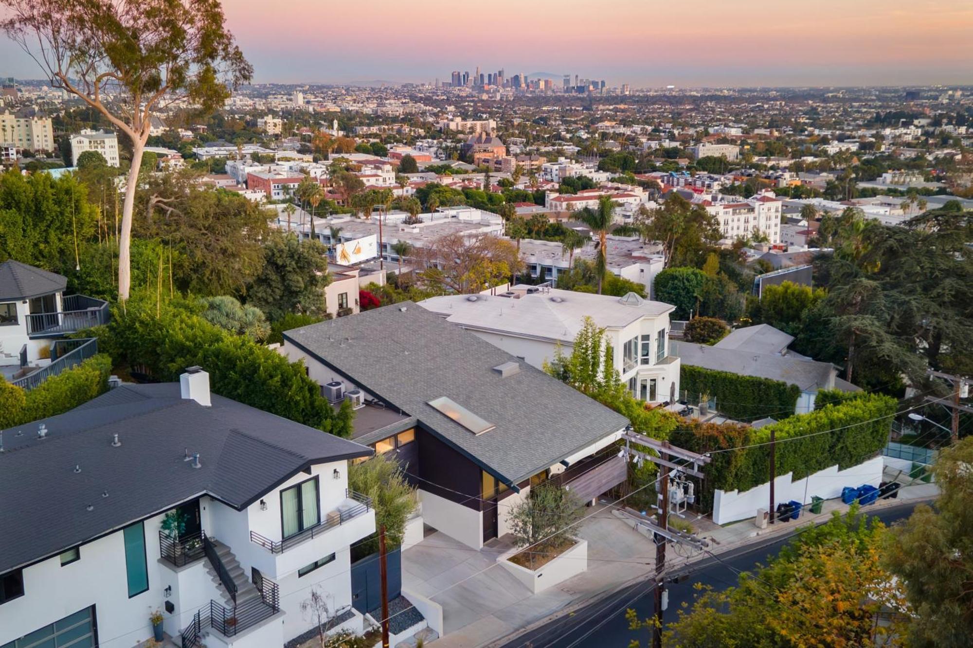 Сasa de vacaciones Kings Road West Hollywood Luxury Pool Views Firepit Modern Design Los Ángeles
