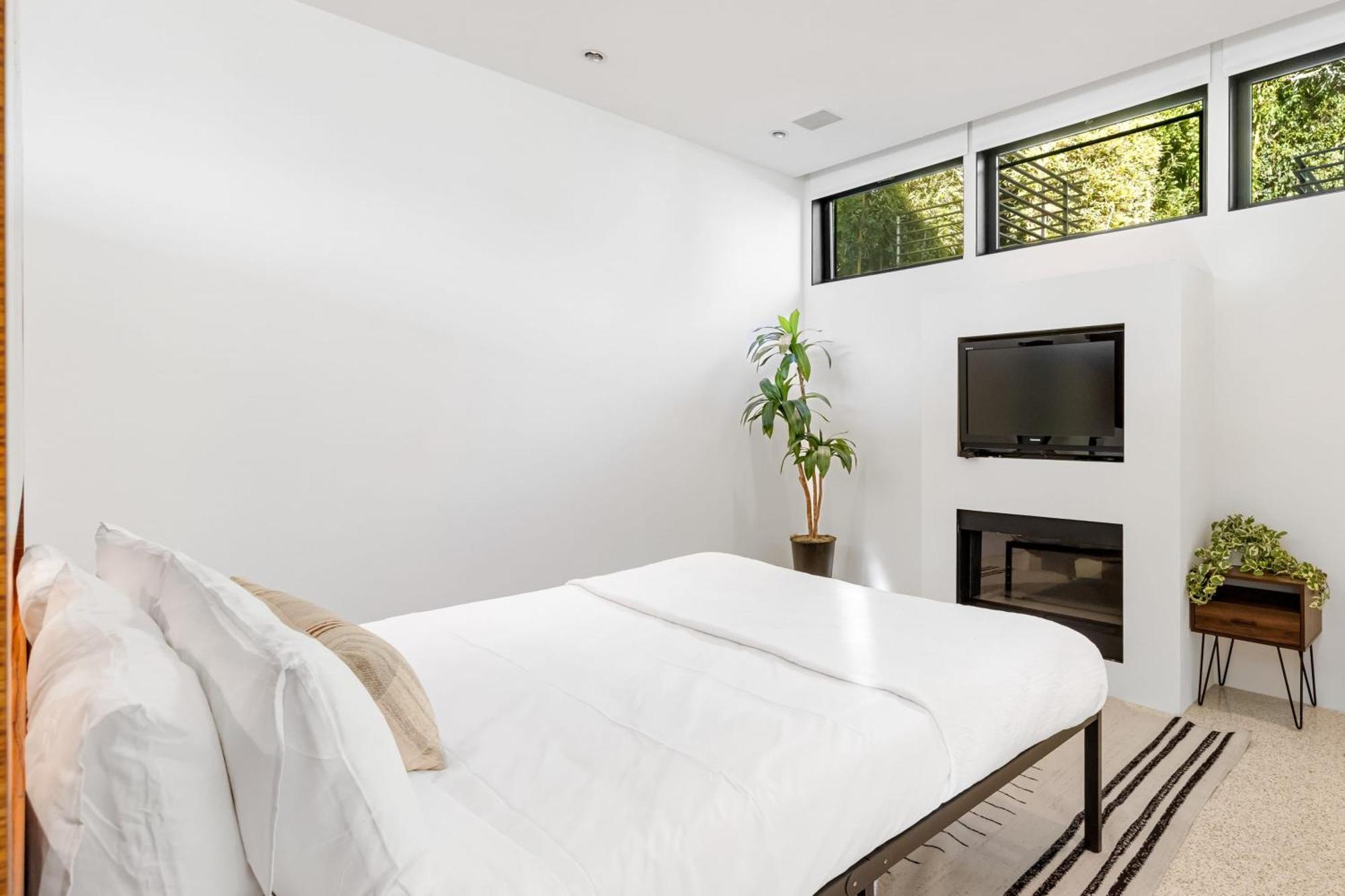Сasa de vacaciones Kings Road West Hollywood Luxury Pool Views Firepit Modern Design Los Ángeles