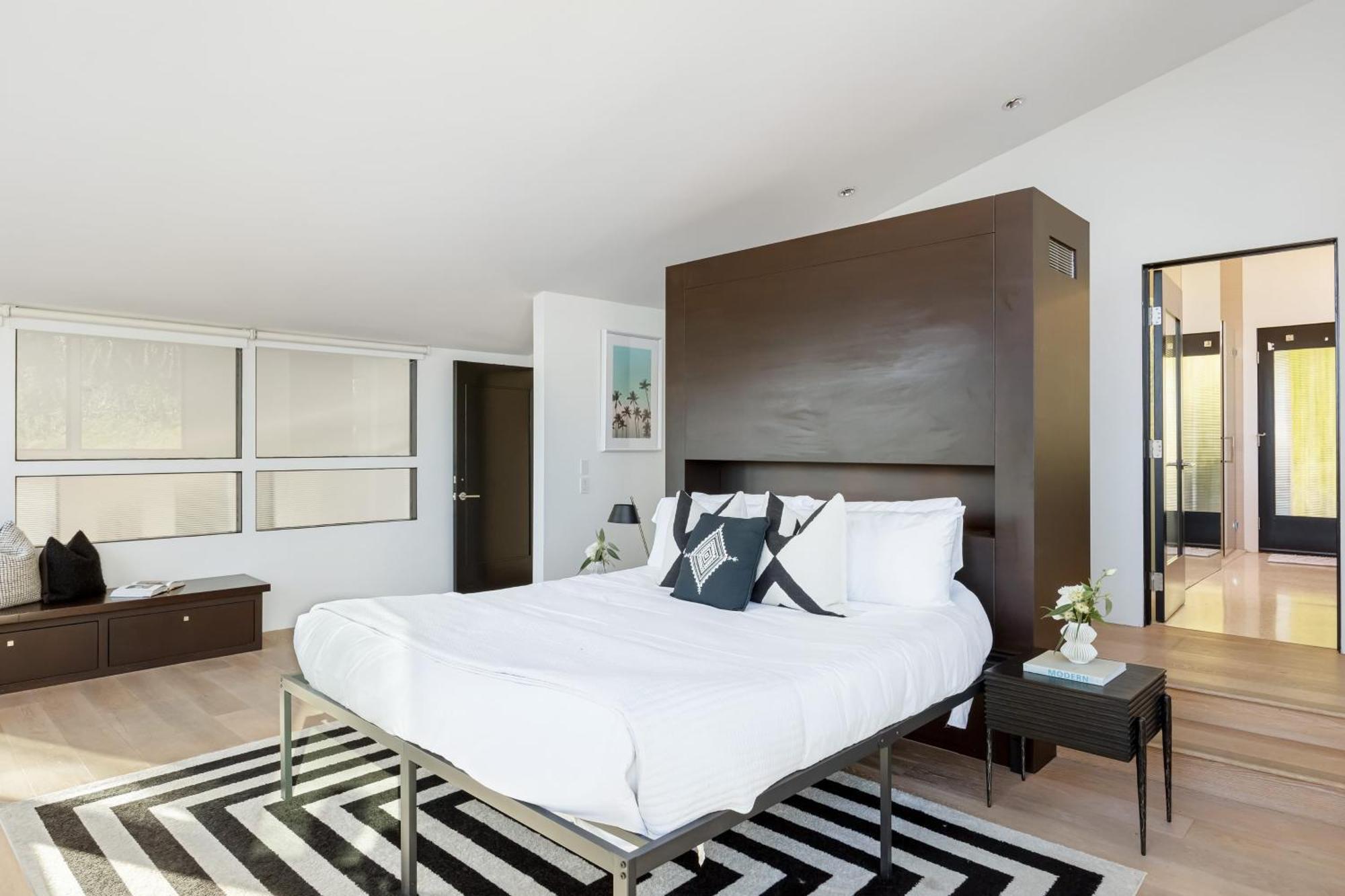 Kings Road West Hollywood Luxury Pool Views Firepit Modern Design *