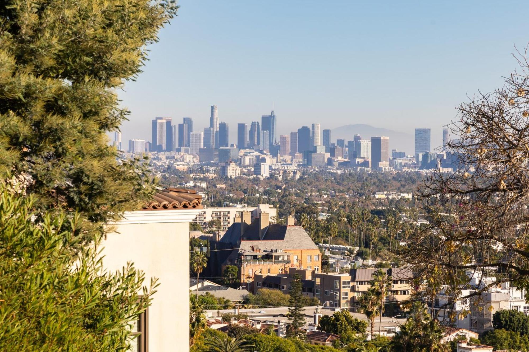 Сasa de vacaciones Kings Road West Hollywood Luxury Pool Views Firepit Modern Design Los Ángeles
