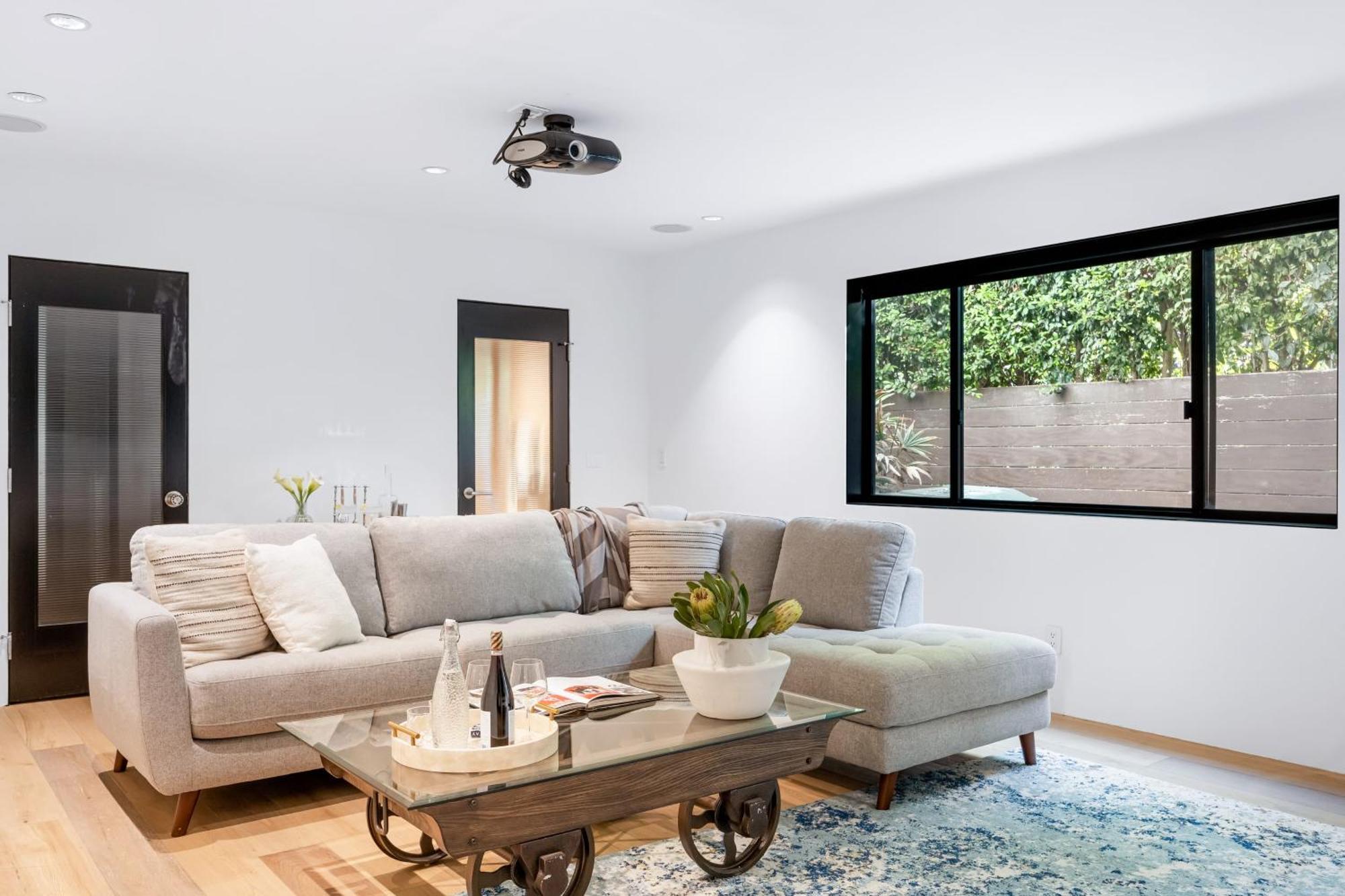 Сasa de vacaciones Kings Road West Hollywood Luxury Pool Views Firepit Modern Design *